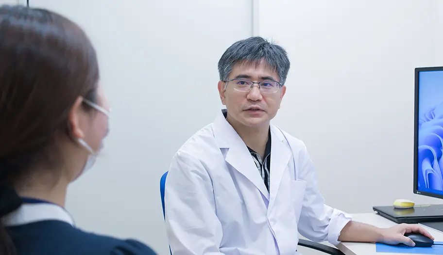 新里 彰
